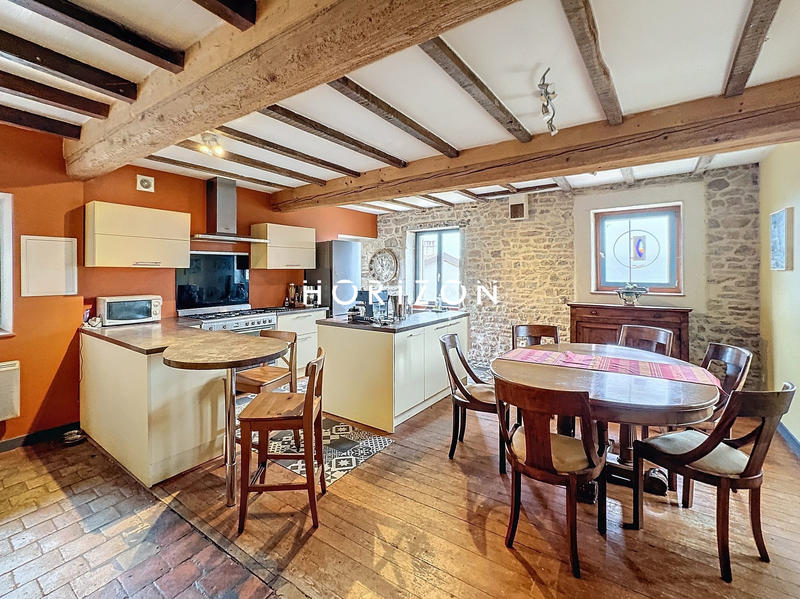 Maison ancienne - 170 m² - 6 pièces