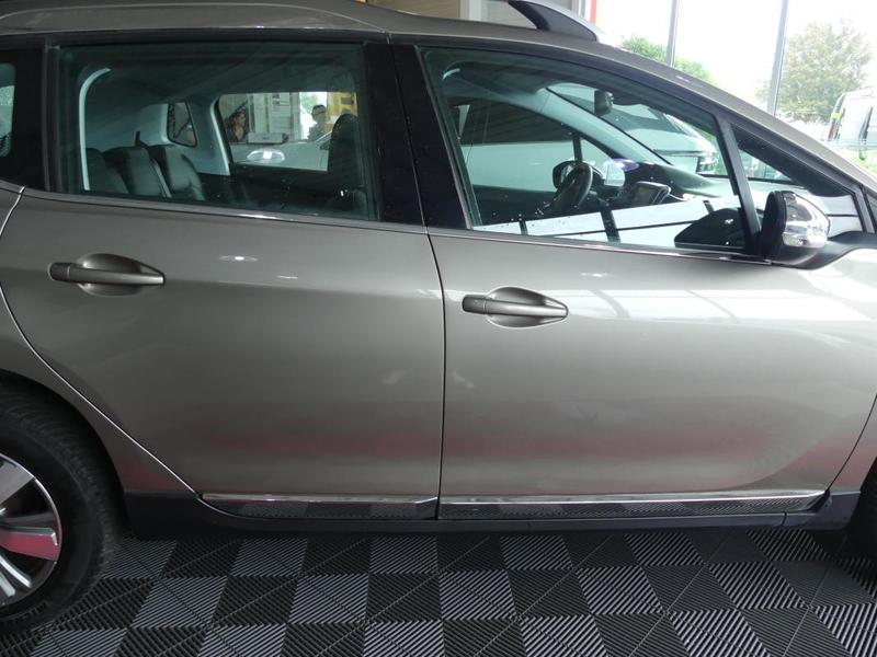 Peugeot 2008 2015 - Diesel Boîte manuelle 1.6 Bluehdi 120 Allure