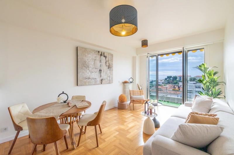 Appartement - 79 m² - 4 pièces