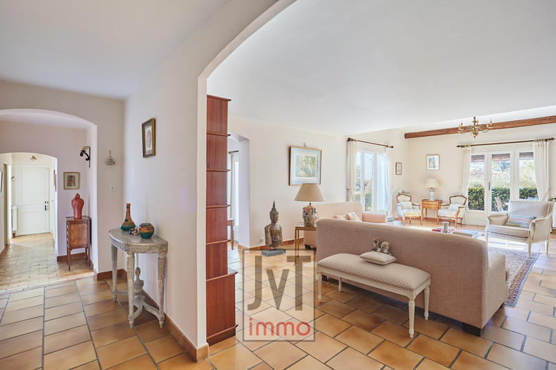 Villa - 200 m² - 7 pièces