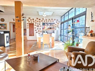 Maison - 229 m² - 7 pièces