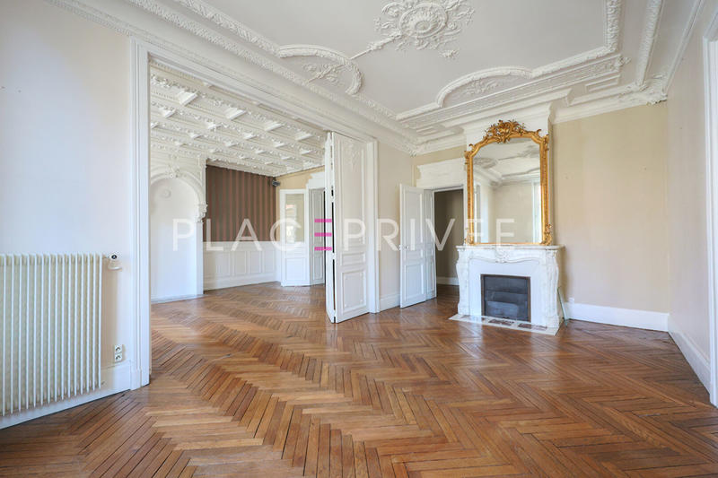 Appartement - 158 m² - 6 pièces