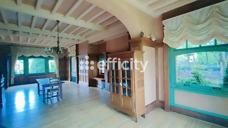 Propriété - 255 m² - 10 pièces