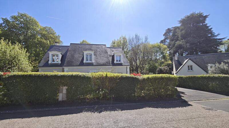 Maison traditionnelle - 144 m² - 6 pièces