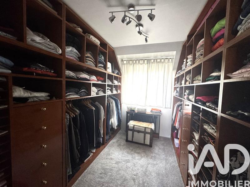 Maison - 180 m² - 5 pièces