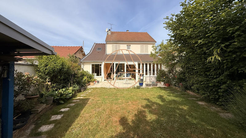 Maison - 147 m² - 7 pièces