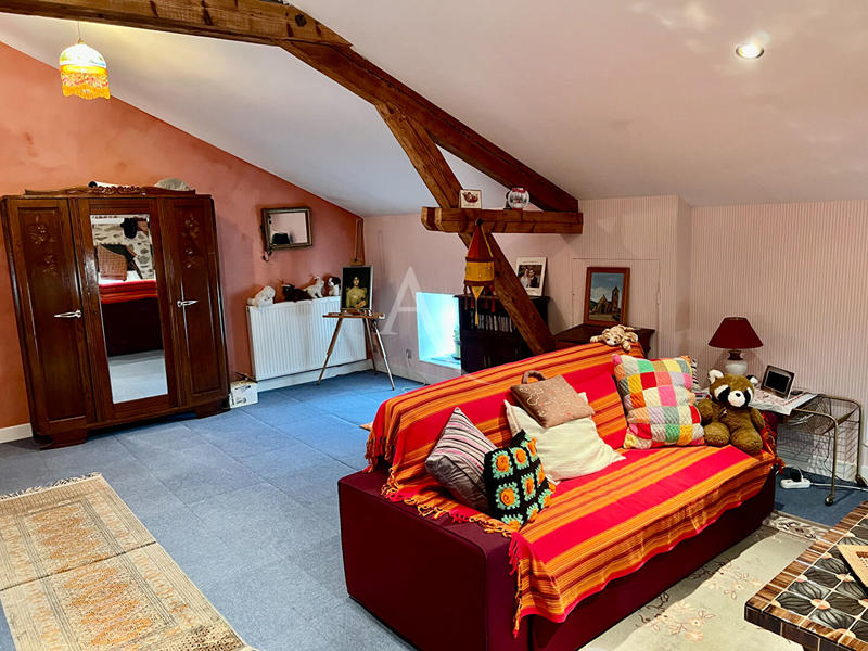 Maison - 200 m² - 9 pièces