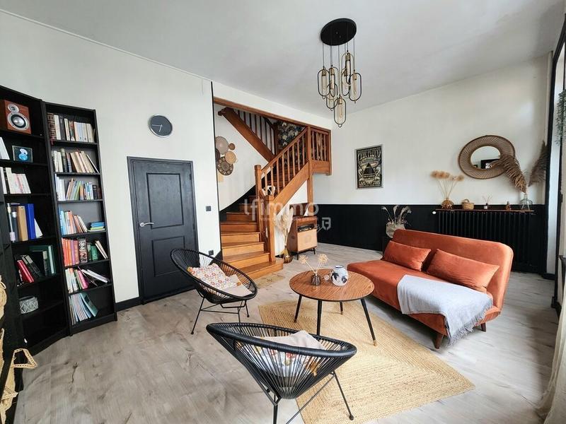 Maison - 208 m² - 9 pièces