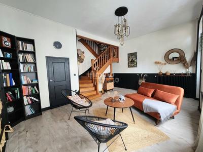 Maison - 208 m² - 9 pièces