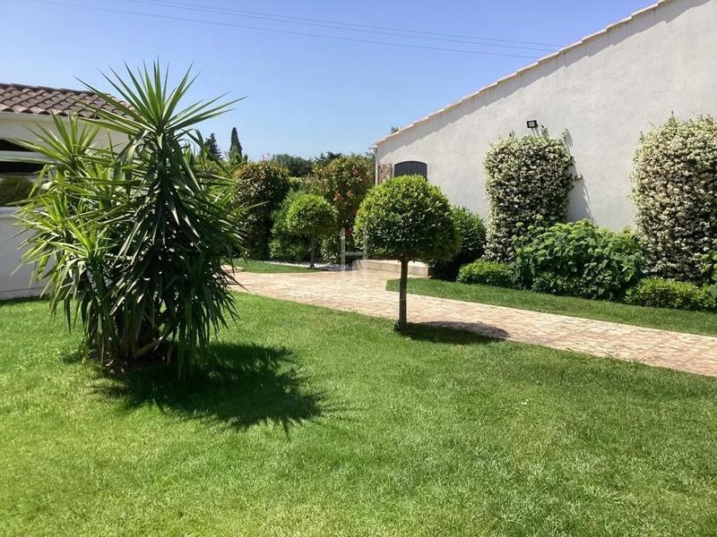 Maison - 205 m² - 7 pièces