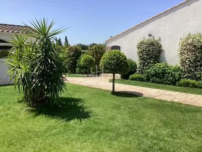 Maison - 205 m² - 7 pièces