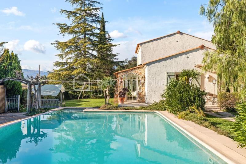 Villa - 180 m² - 6 pièces