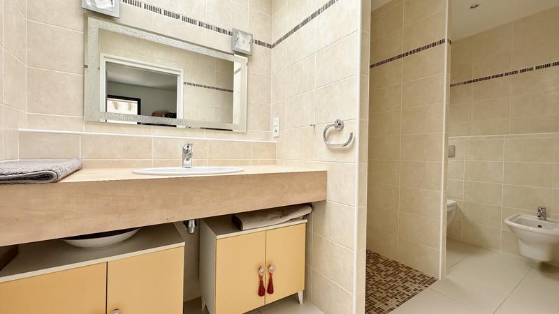 Maison d'architecte - 270 m² - 7 pièces