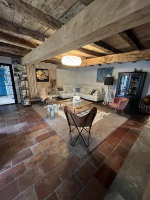 Maison - 204 m² - 6 pièces