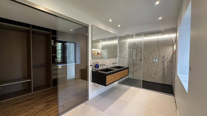 Maison - 322 m² - 9 pièces