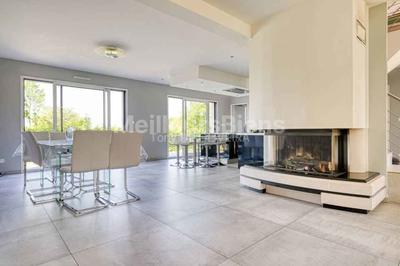 Maison - 210 m² - 8 pièces