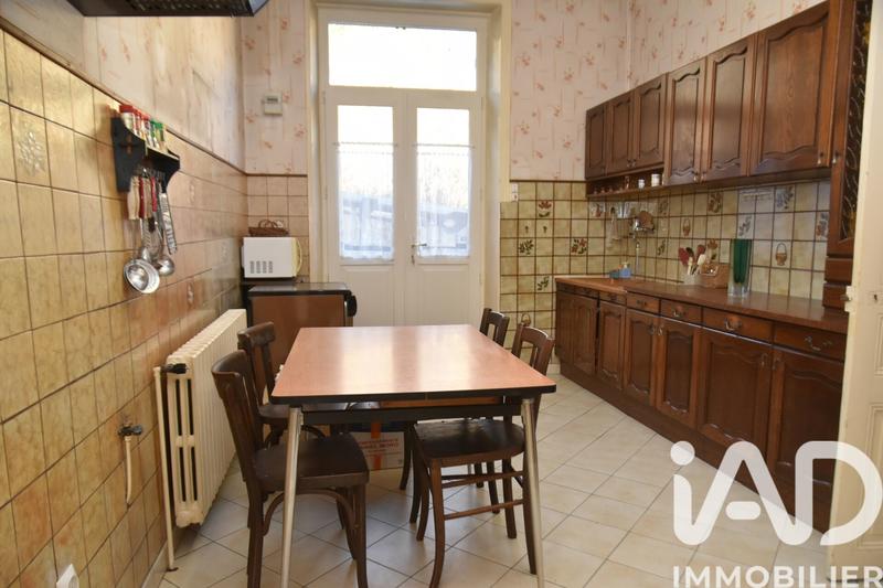 Maison - 209 m² - 11 pièces