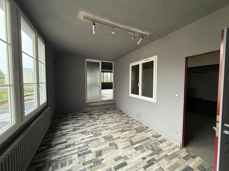 Local commercial - 251 m² - 5 pièces