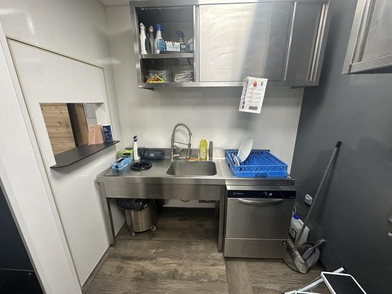 Local d'activités - 164 m²