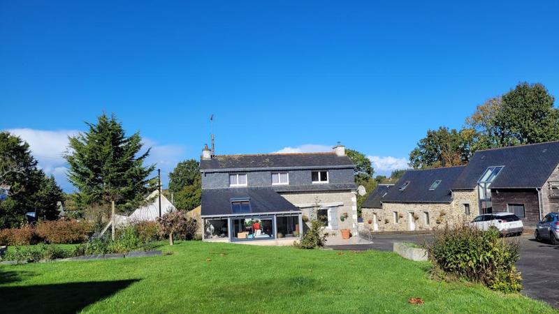 Propriété - 250 m² - 8 pièces