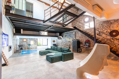 Appartement - 256 m² - 5 pièces