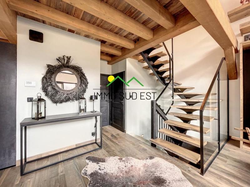 Châlet - 240 m² - 7 pièces