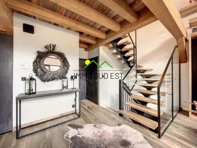 Châlet - 240 m² - 7 pièces