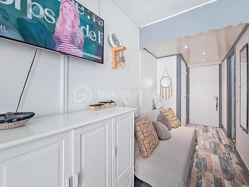 Studio - 30 m² - 1 pièce