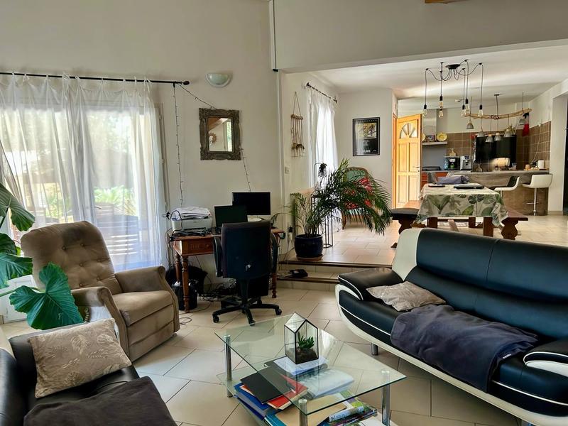 Maison - 230 m² - 5 pièces