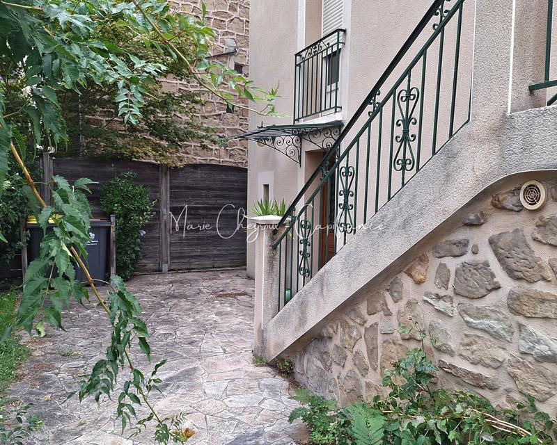 Immeuble - 141 m² - 7 pièces