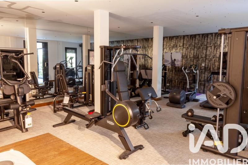 Maison de maîtres - 695 m² - 16 pièces