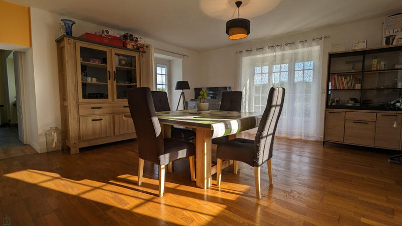 Maison - 185 m² - 9 pièces