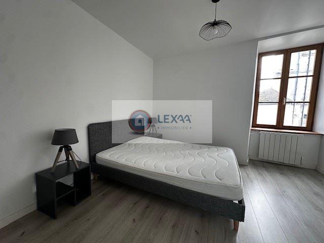 Maison - 225 m² - 8 pièces