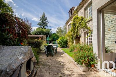 Maison - 249 m² - 9 pièces