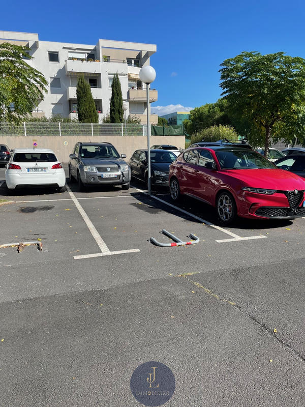 Parking / Garage - 12 m²