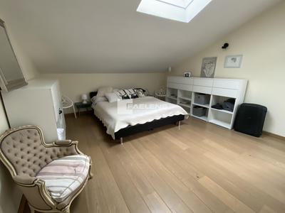 Maison - 200 m² - 4 pièces