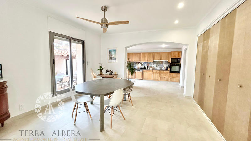 Villa - 259 m² - 7 pièces