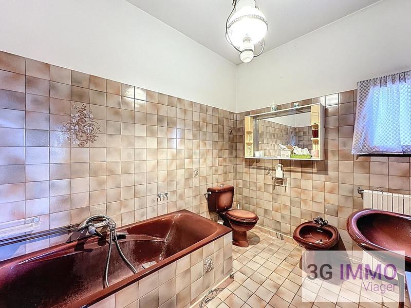 Viager - Villa - 210 m² - 6 pièces