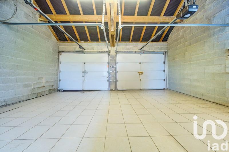 Maison - 219 m² - 9 pièces