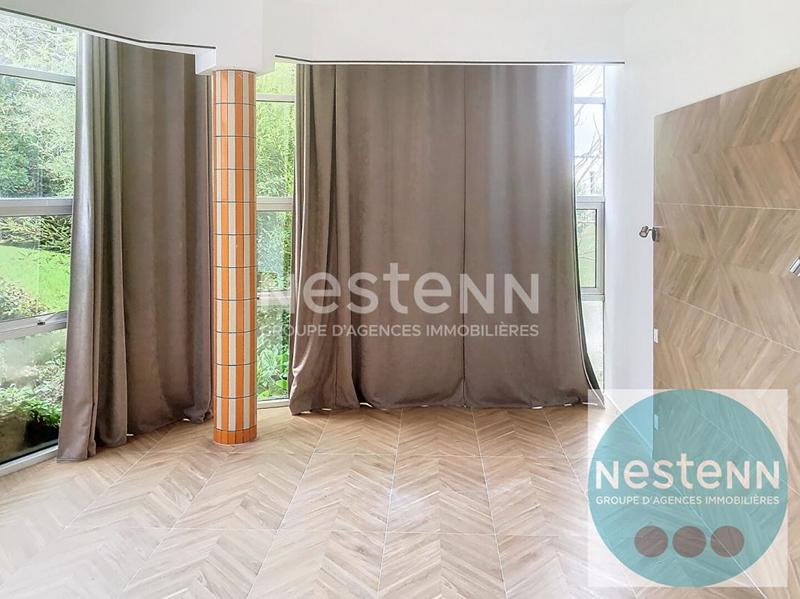 Loft - 366 m² - 6 pièces