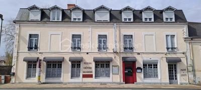 Local d'activité / Entrepôt - 650 m² - 19 pièces