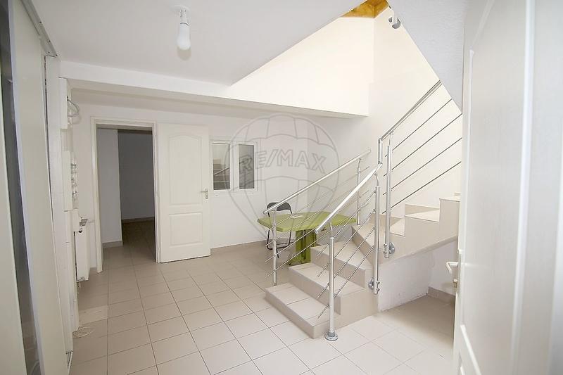 Maison - 169 m² - 8 pièces