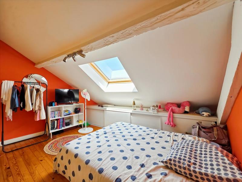 Maison - 235 m² - 9 pièces