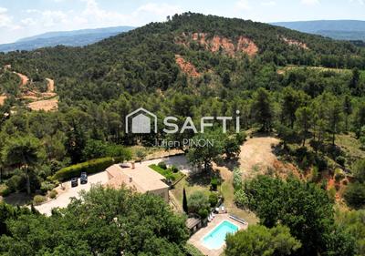 Maison - 137 m² - 5 pièces