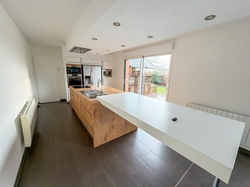 Maison - 140 m² - 6 pièces