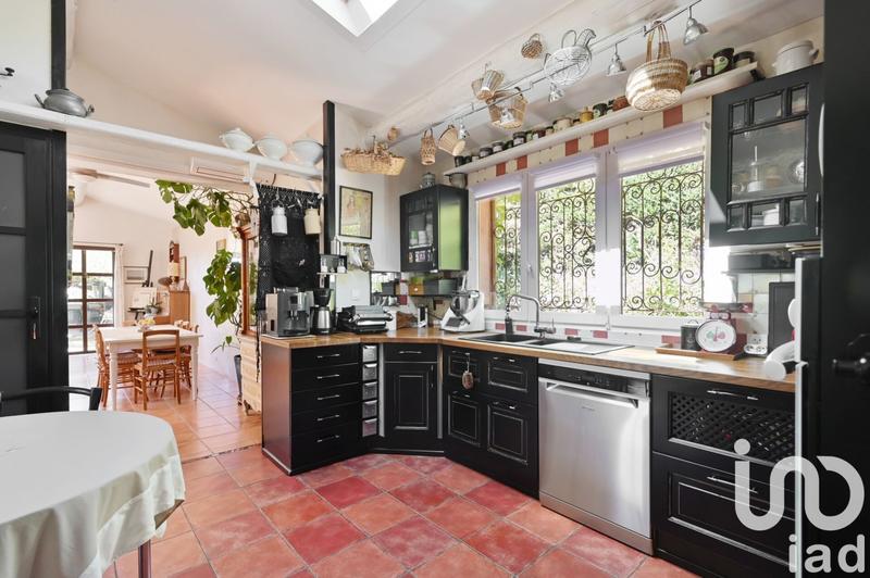 Maison - 180 m² - 7 pièces