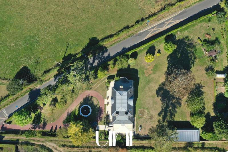 Maison de maîtres - 367 m² - 12 pièces