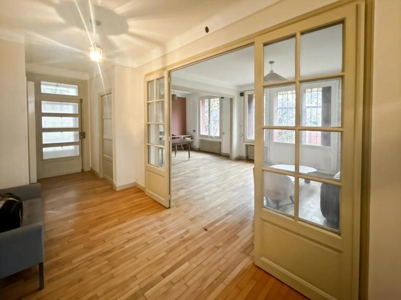 Maison - 263 m² - 8 pièces