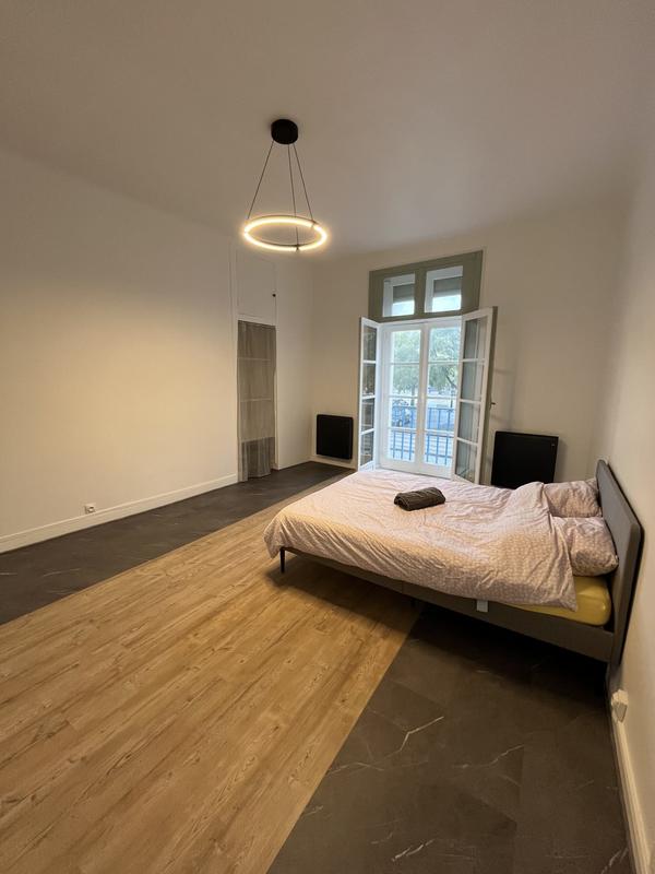 Appartement - 93 m² - 4 pièces