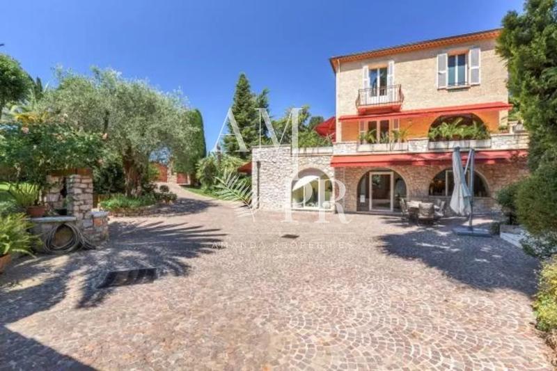 Villa - 300 m² - 7 pièces